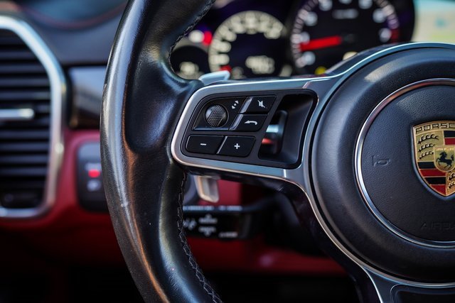 Used 2023 Porsche Cayenne Platinum Edition image 27