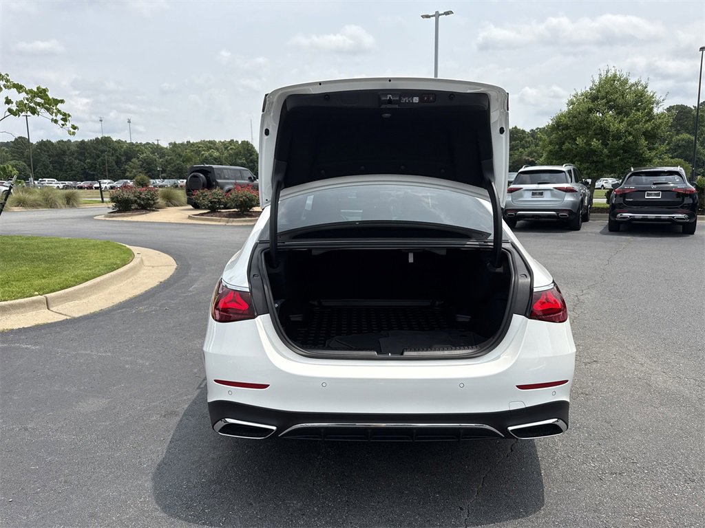 Used 2025 Mercedes-Benz E 350 4MATIC Sedan image 15