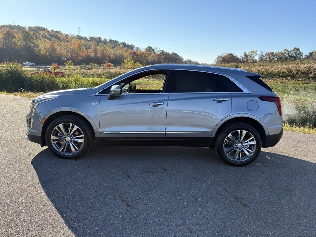 Used 2025 Cadillac XT5 Premium Luxury image 2