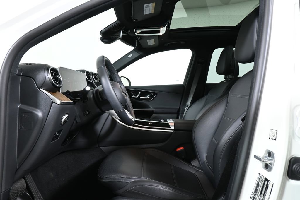 Certified 2025 Mercedes-Benz GLC 300 4MATIC image 3