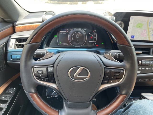 Used 2023 Lexus ES 300h Ultra Luxury w/ Accessory Package (Z1) FWD image 13