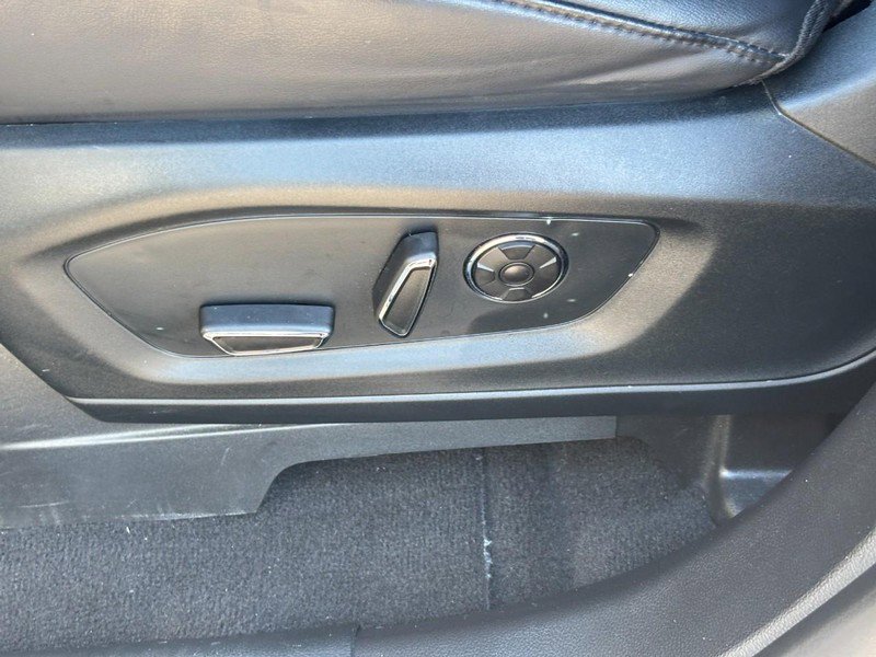 Used 2020 Ford Explorer Platinum w/ Premium Technology Package AWD/4WD image 17