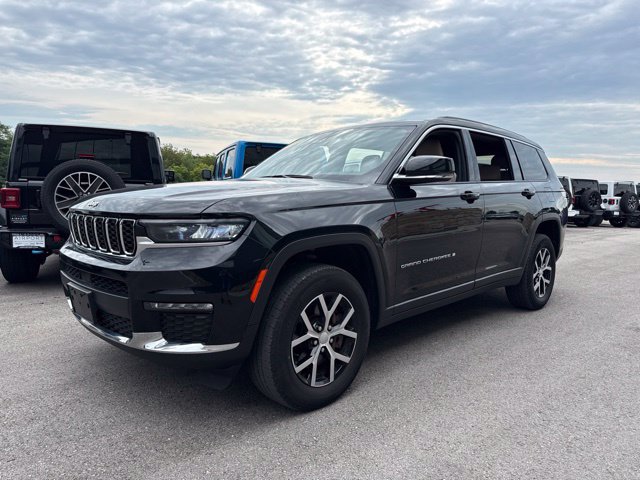 Used 2023 Jeep Grand Cherokee L Limited AWD/4WD image 8