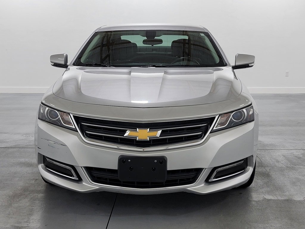 Used 2018 Chevrolet Impala LT FWD image 3