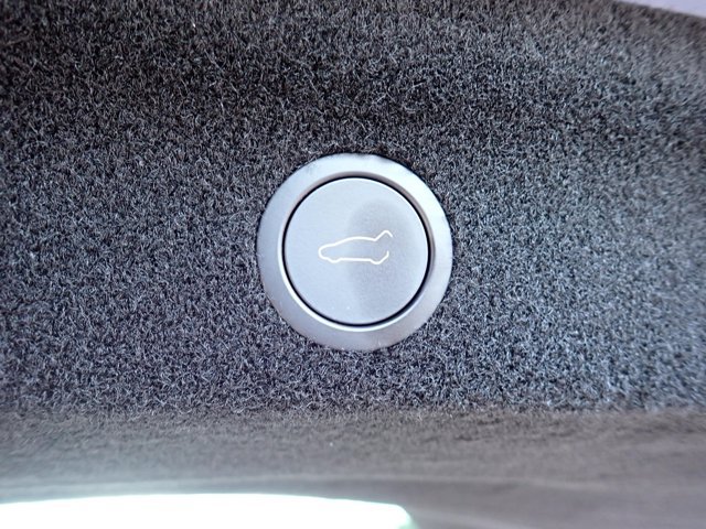 Used 2026 Tesla Model Y Long Range AWD/4WD image 9
