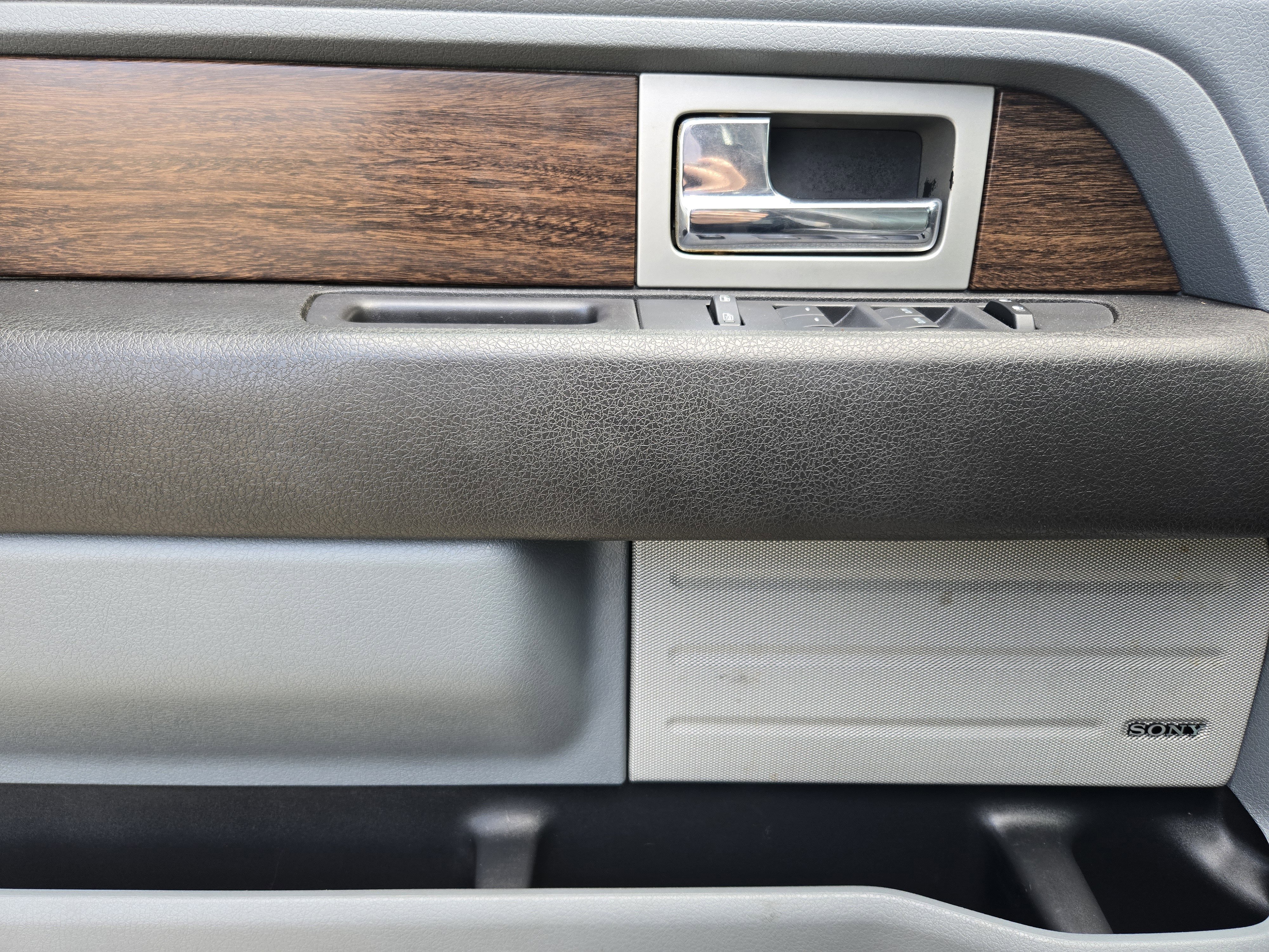 Used 2013 Ford F150 Lariat w/ Luxury Equipment Group image 17