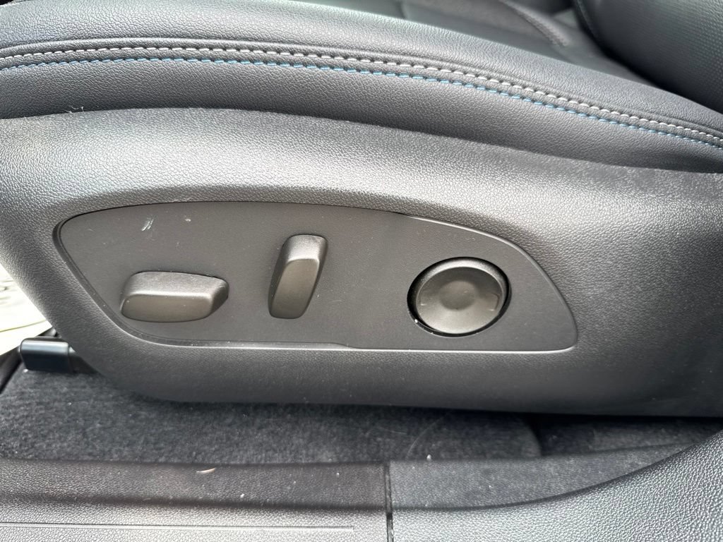 Used 2026 Chevrolet Equinox EV LT AWD/4WD image 16