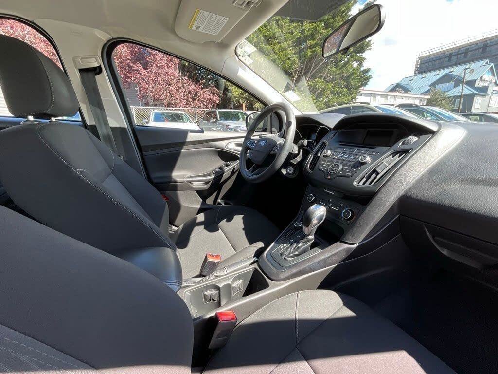Used 2016 Ford Focus SE image 16