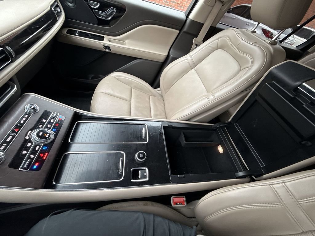 Used 2023 Lincoln Aviator Reserve w/ Elements Package Plus image 23