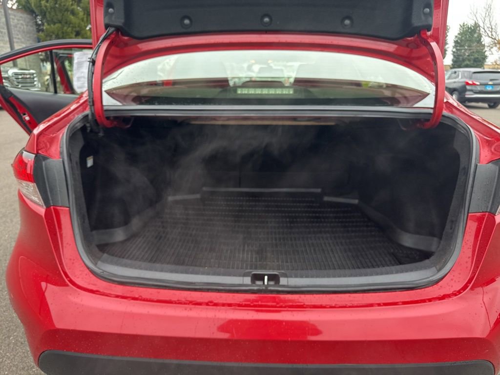 Used 2021 Toyota Corolla LE image 12