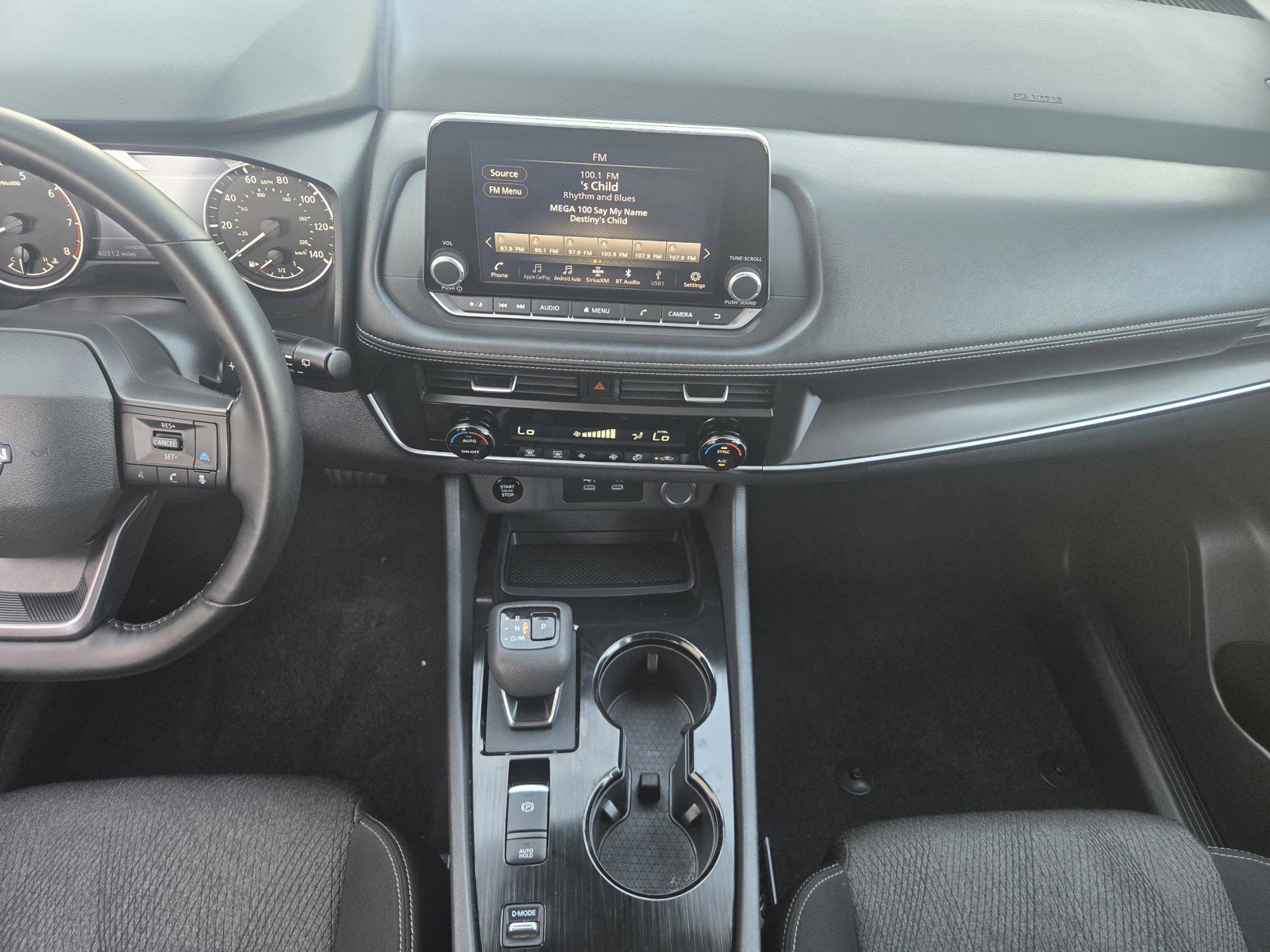 Used 2025 Nissan Rogue SV FWD image 8