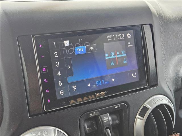 Used 2013 Jeep Wrangler Unlimited Sahara image 14