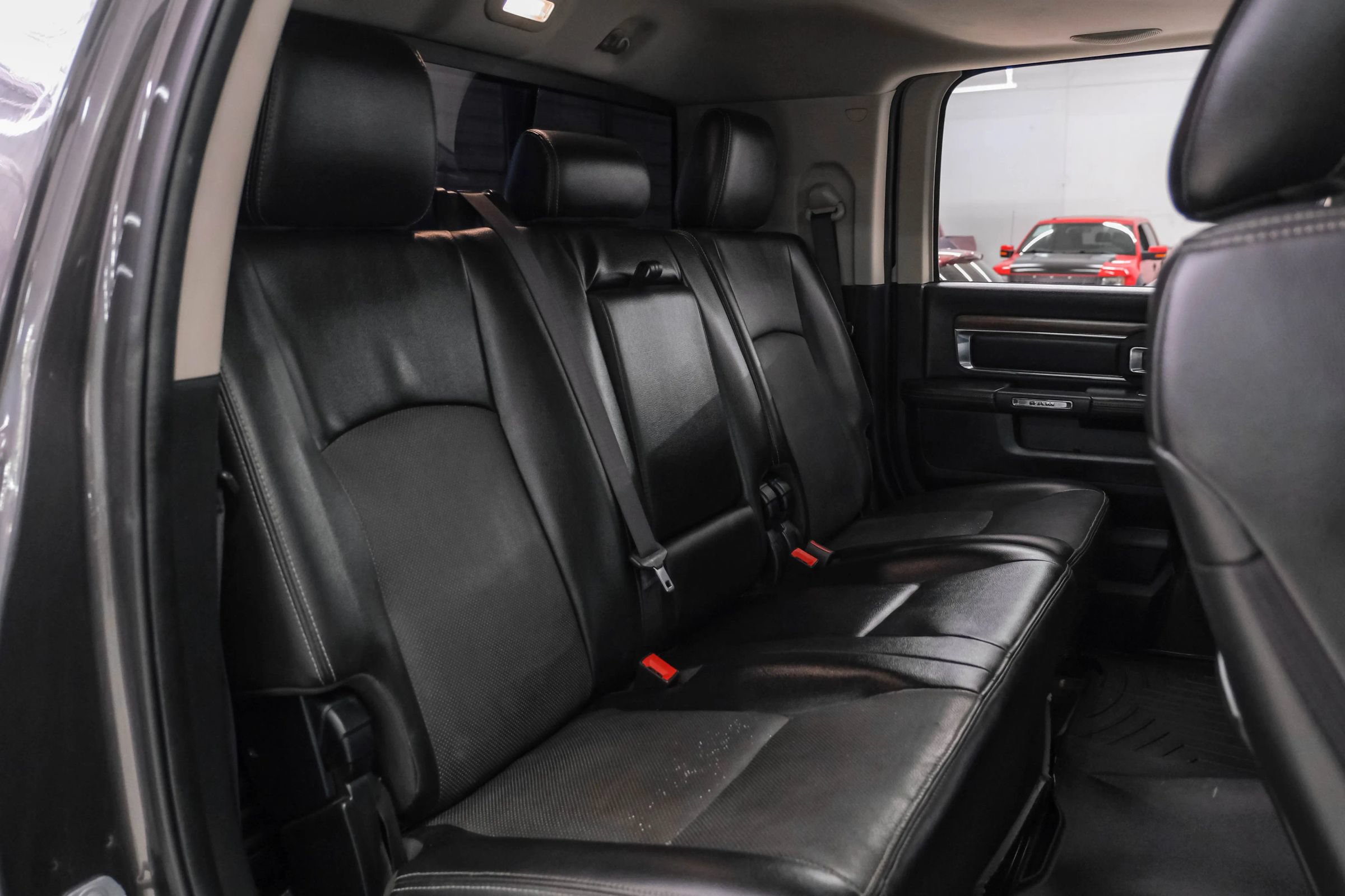 Used 2015 RAM 3500 Laramie w/ Cold Weather Group AWD/4WD image 35