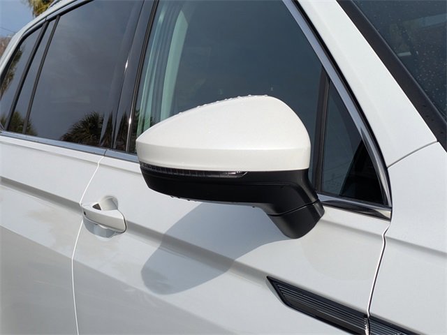 Certified 2023 Volkswagen Tiguan SE w/ Panoramic Sunroof Package image 12