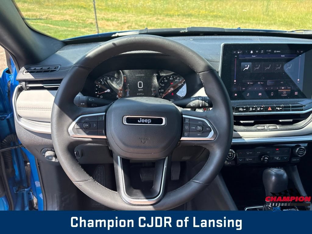 Used 2025 Jeep Compass Limited AWD/4WD image 17