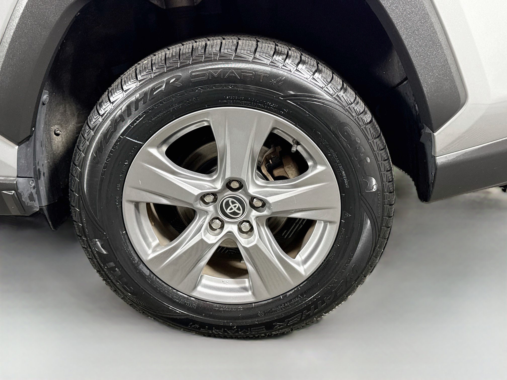 Used 2022 Toyota RAV4 XLE AWD/4WD image 30