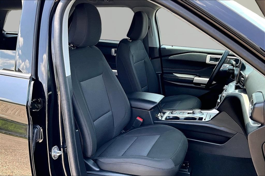 Certified 2024 Ford Explorer XLT AWD/4WD image 7