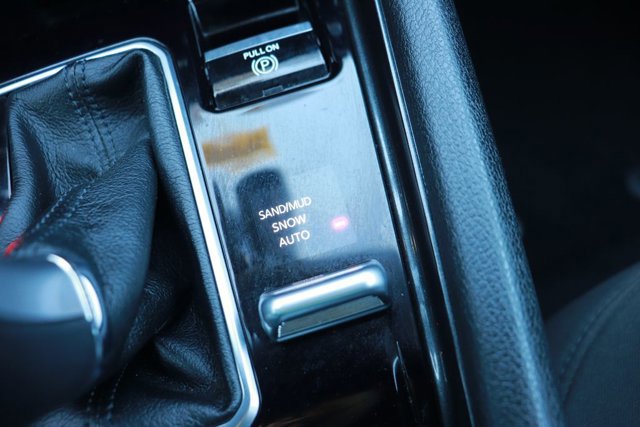 Used 2023 Jeep Compass Sport image 17