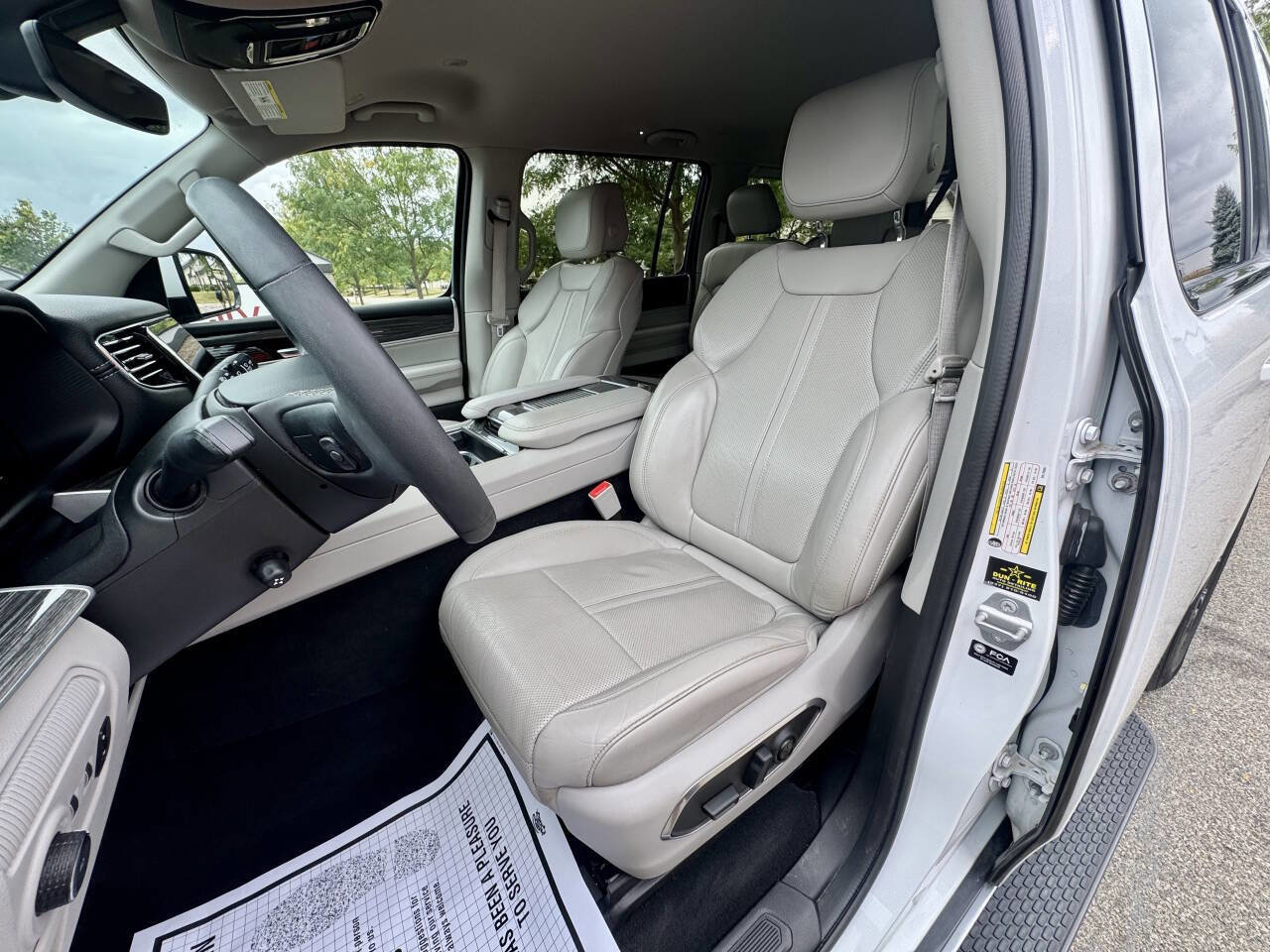 Used 2022 Jeep Wagoneer Series III image 30