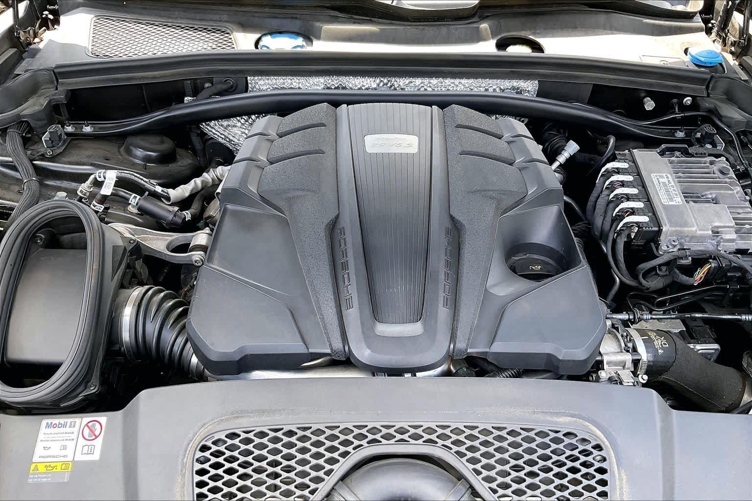Used 2023 Porsche Macan S AWD/4WD image 30