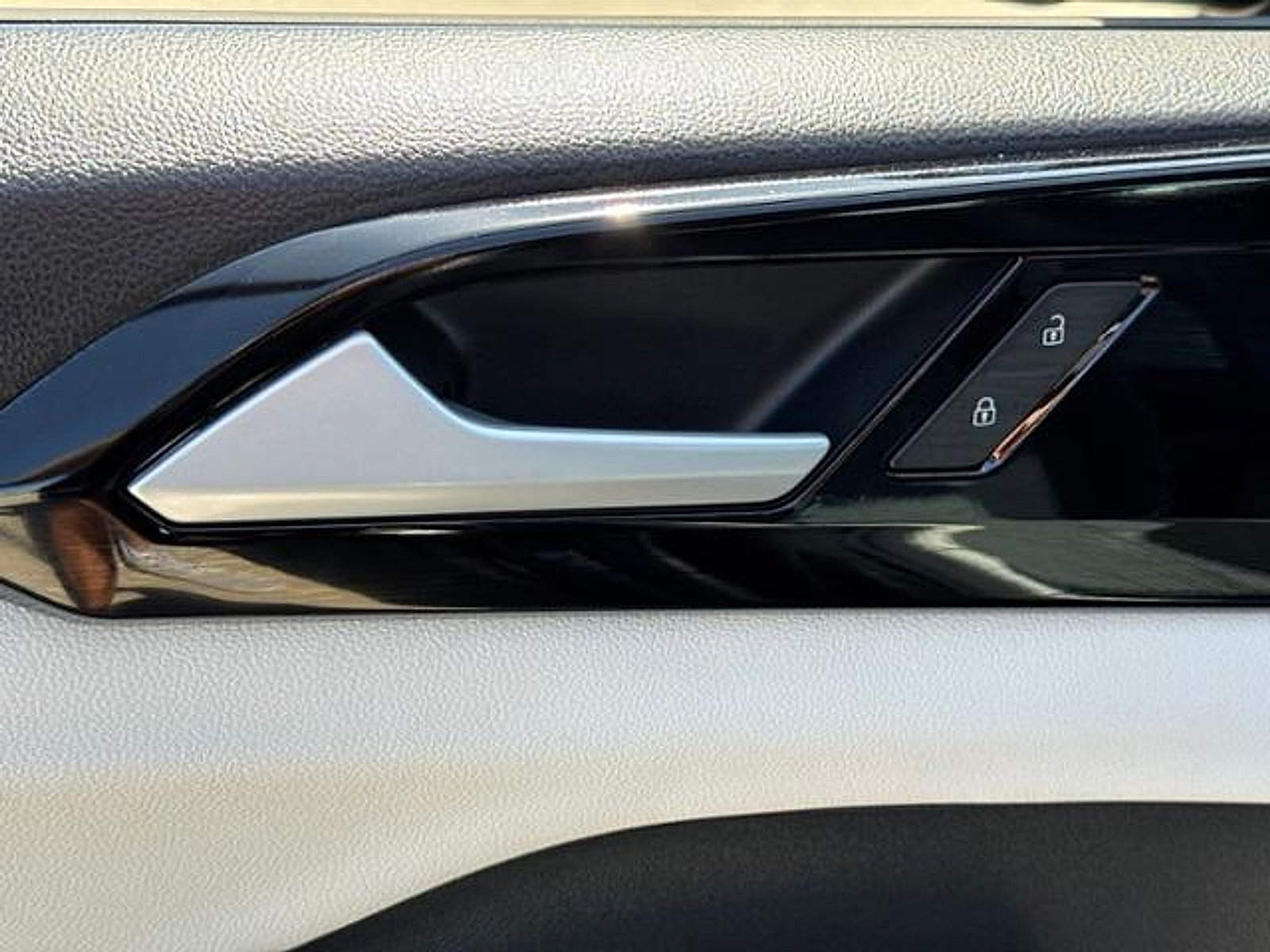 New 2026 Volkswagen Taos S FWD image 11