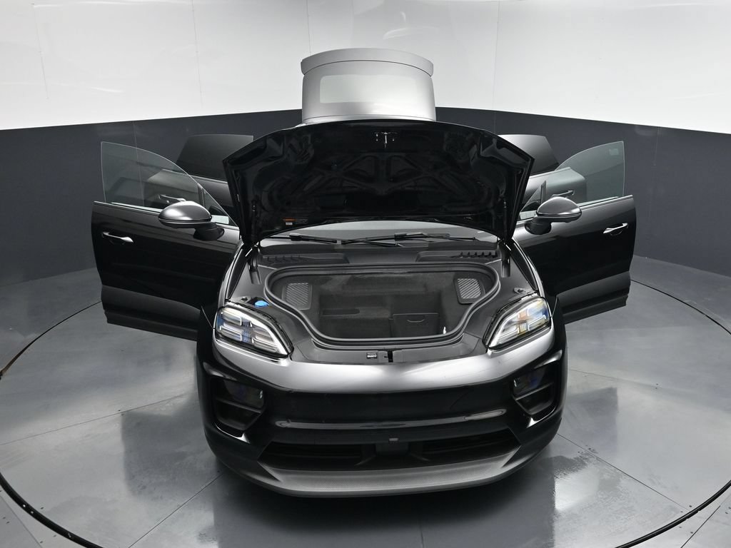 New 2026 Porsche Macan 4 Electric AWD/4WD image 31