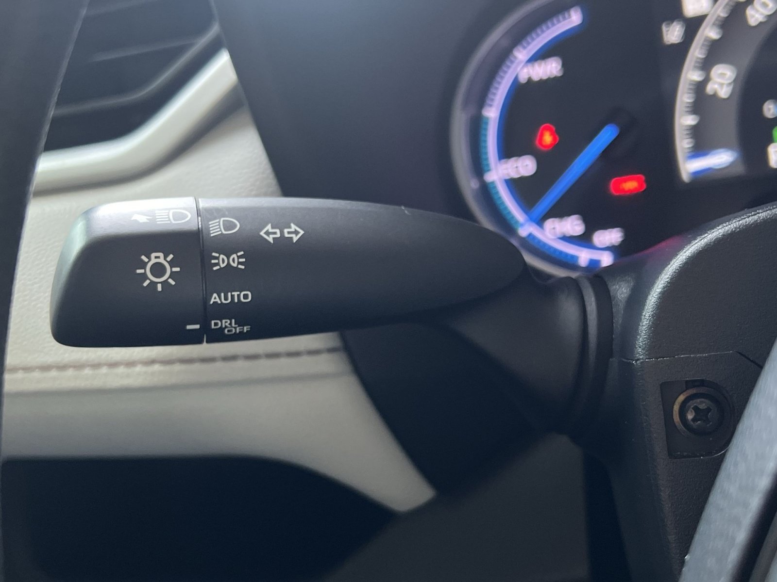 Used 2024 Toyota RAV4 XLE AWD/4WD image 25