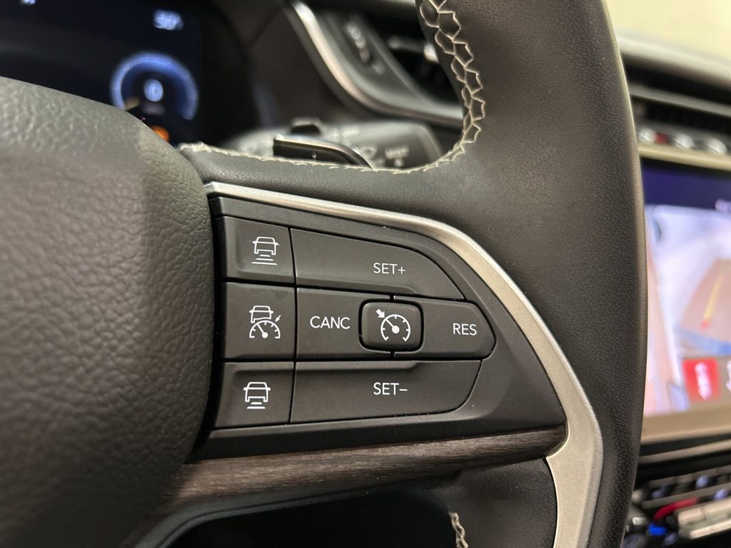 Used 2023 Jeep Grand Cherokee L Limited w/ Luxury Tech Group II image 24