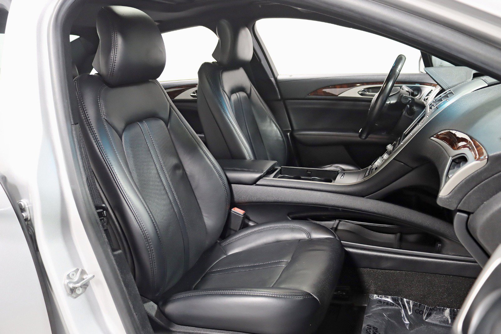 Used 2019 Lincoln MKZ Reserve FWD image 27
