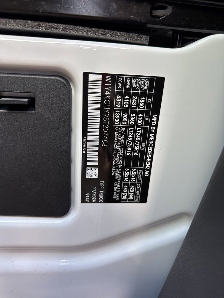 Used 2025 Mercedes-Benz Sprinter 2500 image 21