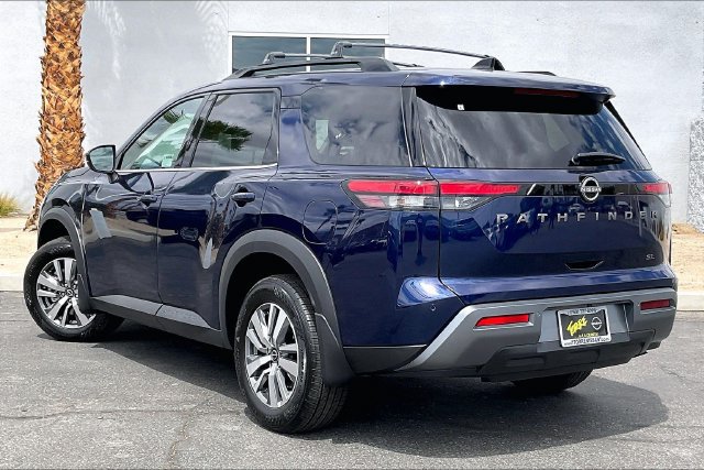 New 2026 Nissan Pathfinder SL FWD image 2