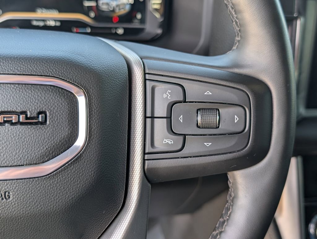 Used 2023 GMC Yukon XL Denali AWD/4WD image 25