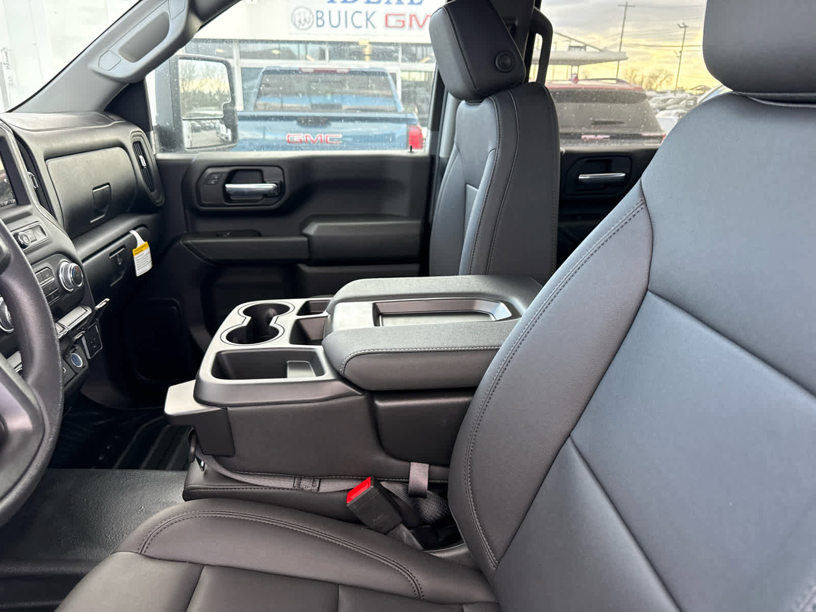 New 2025 GMC Sierra 2500 Pro w/ Convenience Package image 26