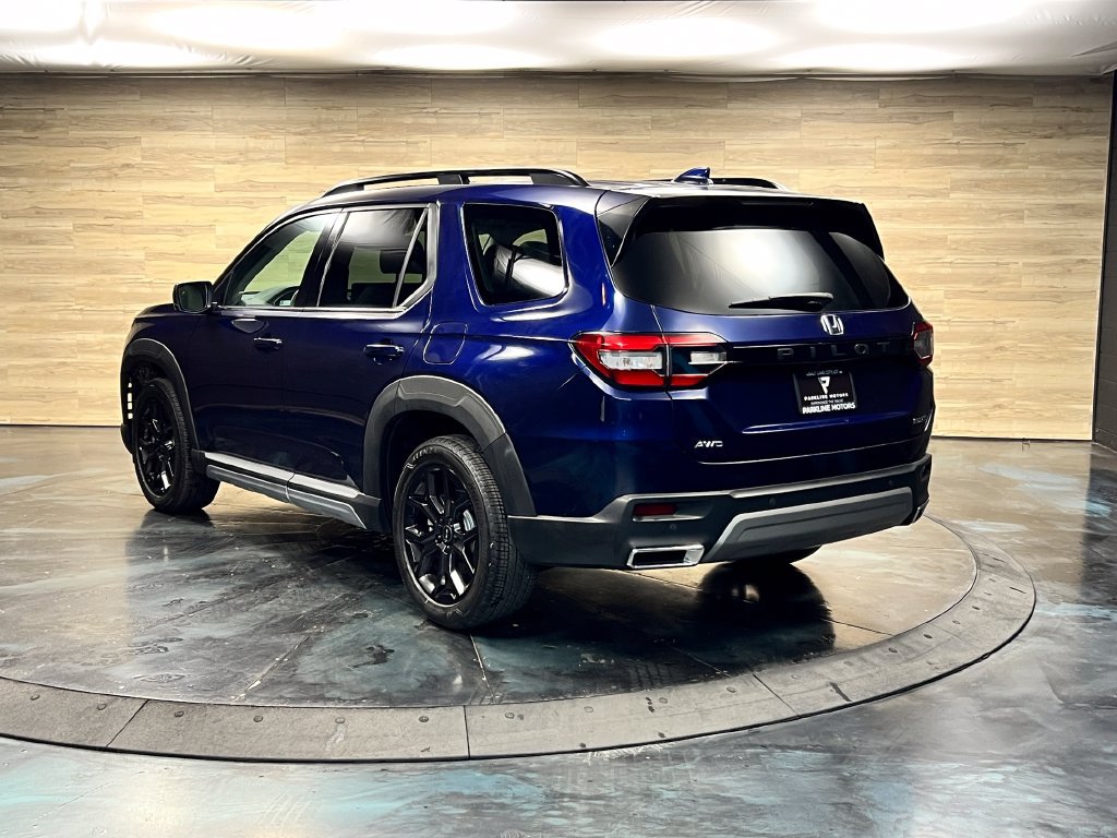 Used 2025 Honda Pilot Touring image 12