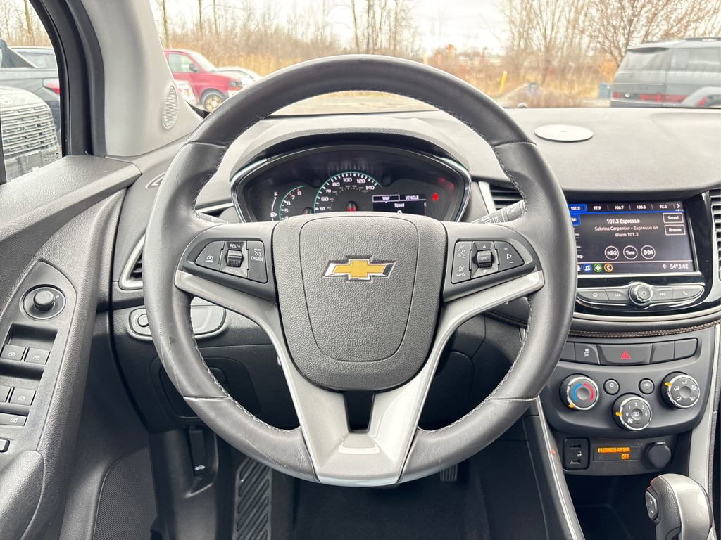 Used 2020 Chevrolet Trax LT w/ LT Convenience Package image 22