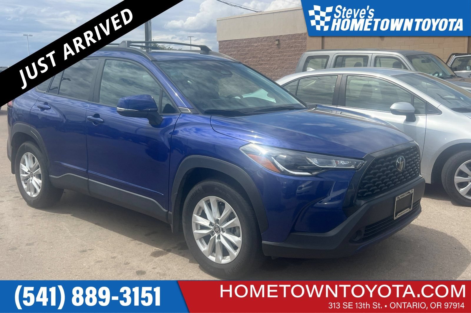 Used 2023 Toyota Corolla Cross LE w/ Moonroof Package