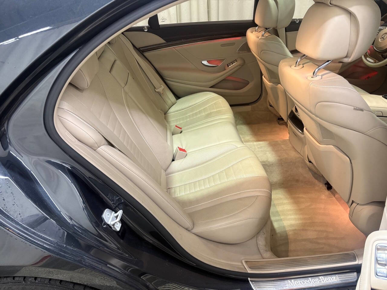 Used 2015 Mercedes-Benz S 550 4MATIC Sedan image 23