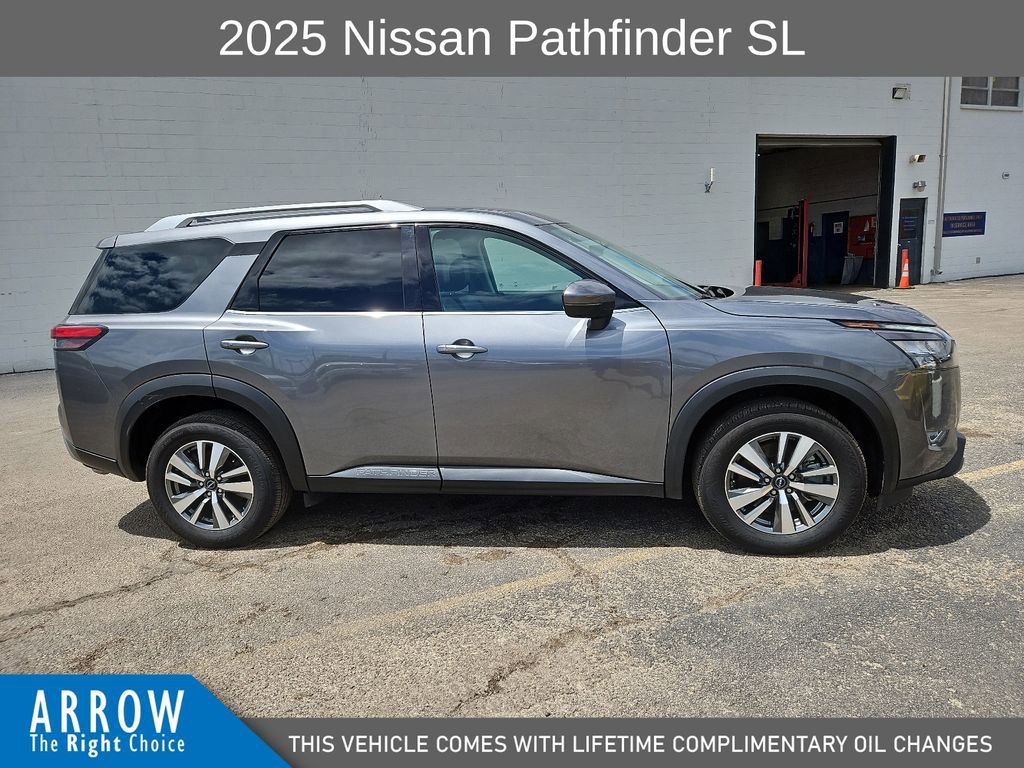 Used 2025 Nissan Pathfinder SL AWD/4WD image 14