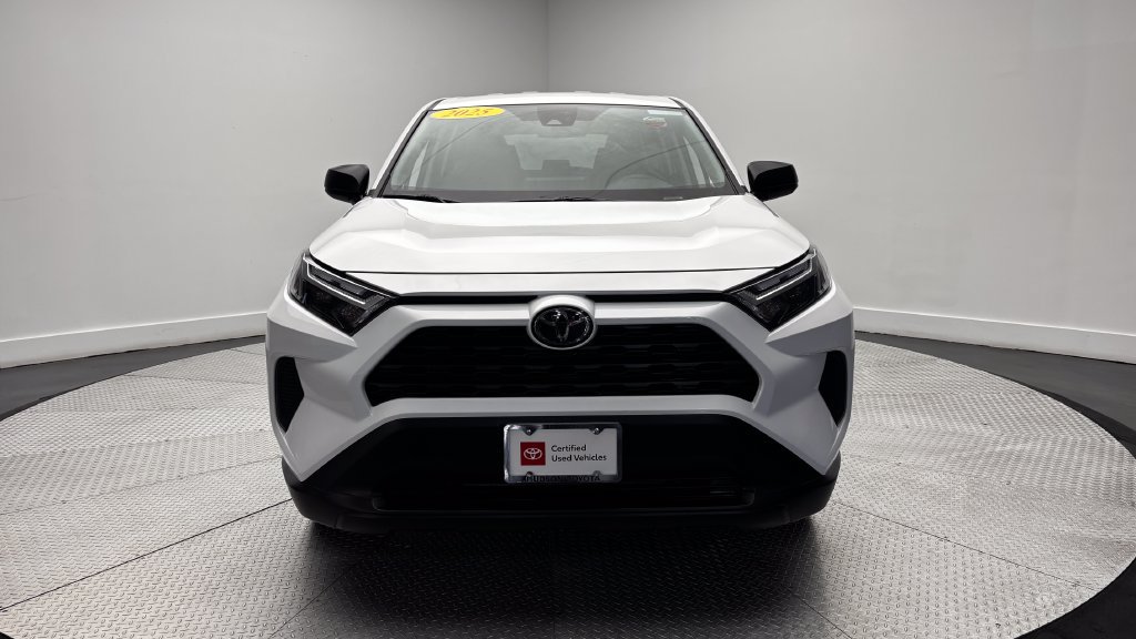 Used 2025 Toyota RAV4 LE AWD/4WD image 41