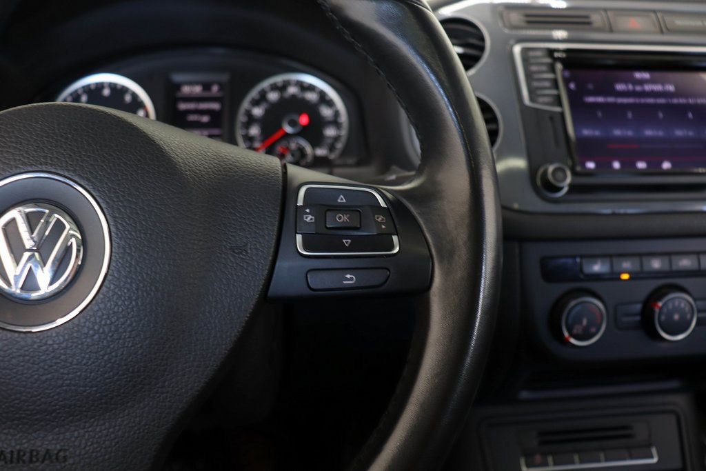 Used 2016 Volkswagen Tiguan SE image 24