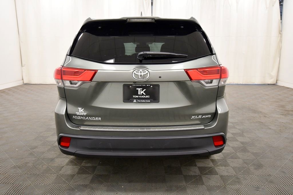 Used 2019 Toyota Highlander XLE w/ Protection Package #3 AWD/4WD image 6