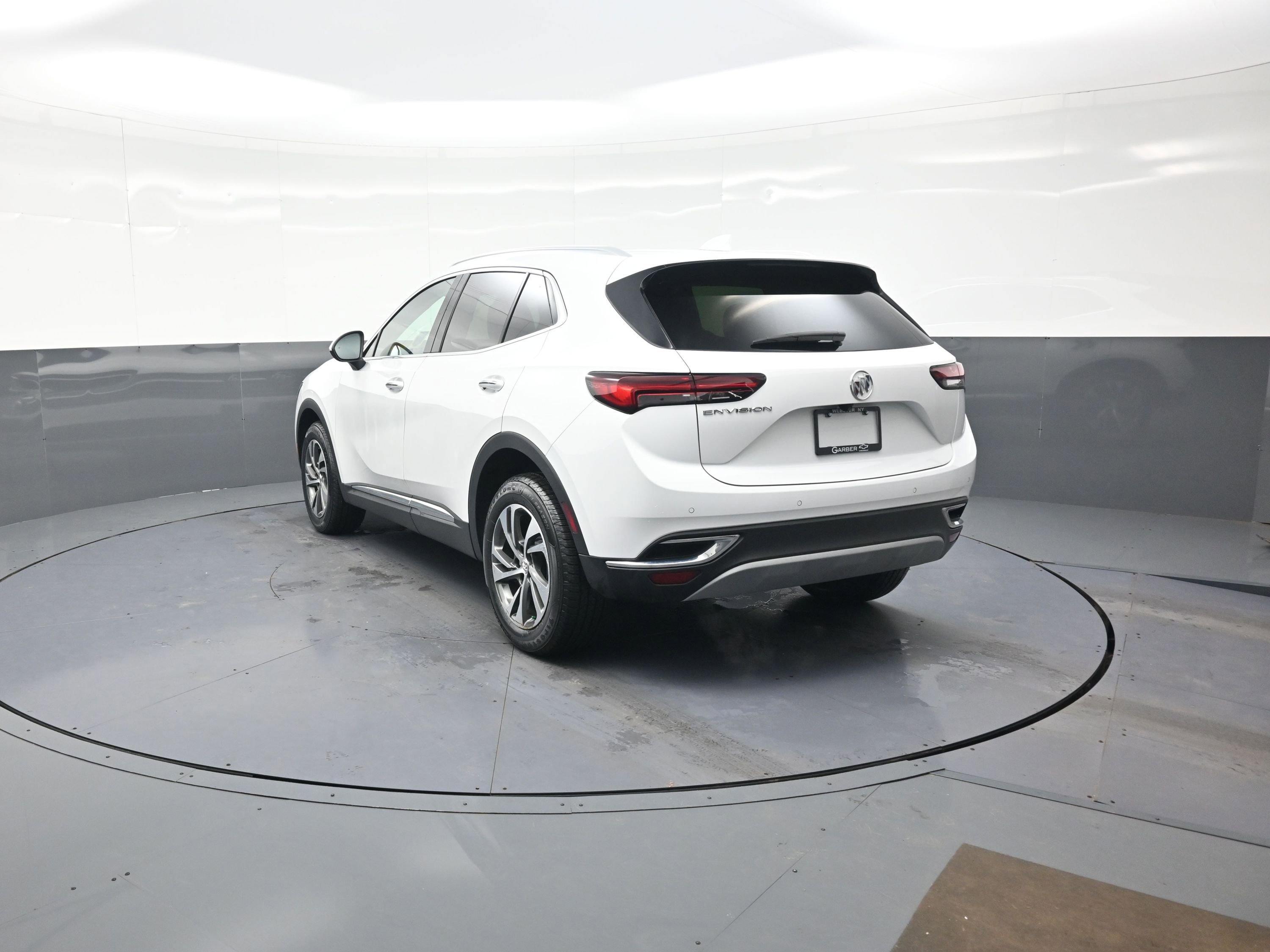 Used 2023 Buick Envision Essence image 5