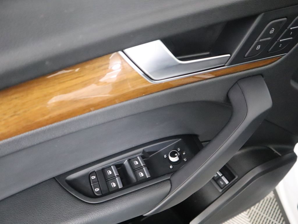 Used 2021 Audi Q5 e Premium image 23
