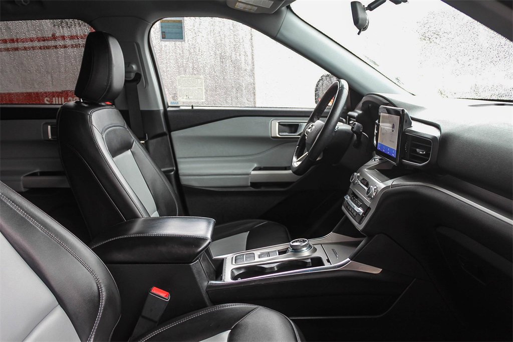 Used 2023 Ford Explorer XLT w/ Equipment Group 202A image 19