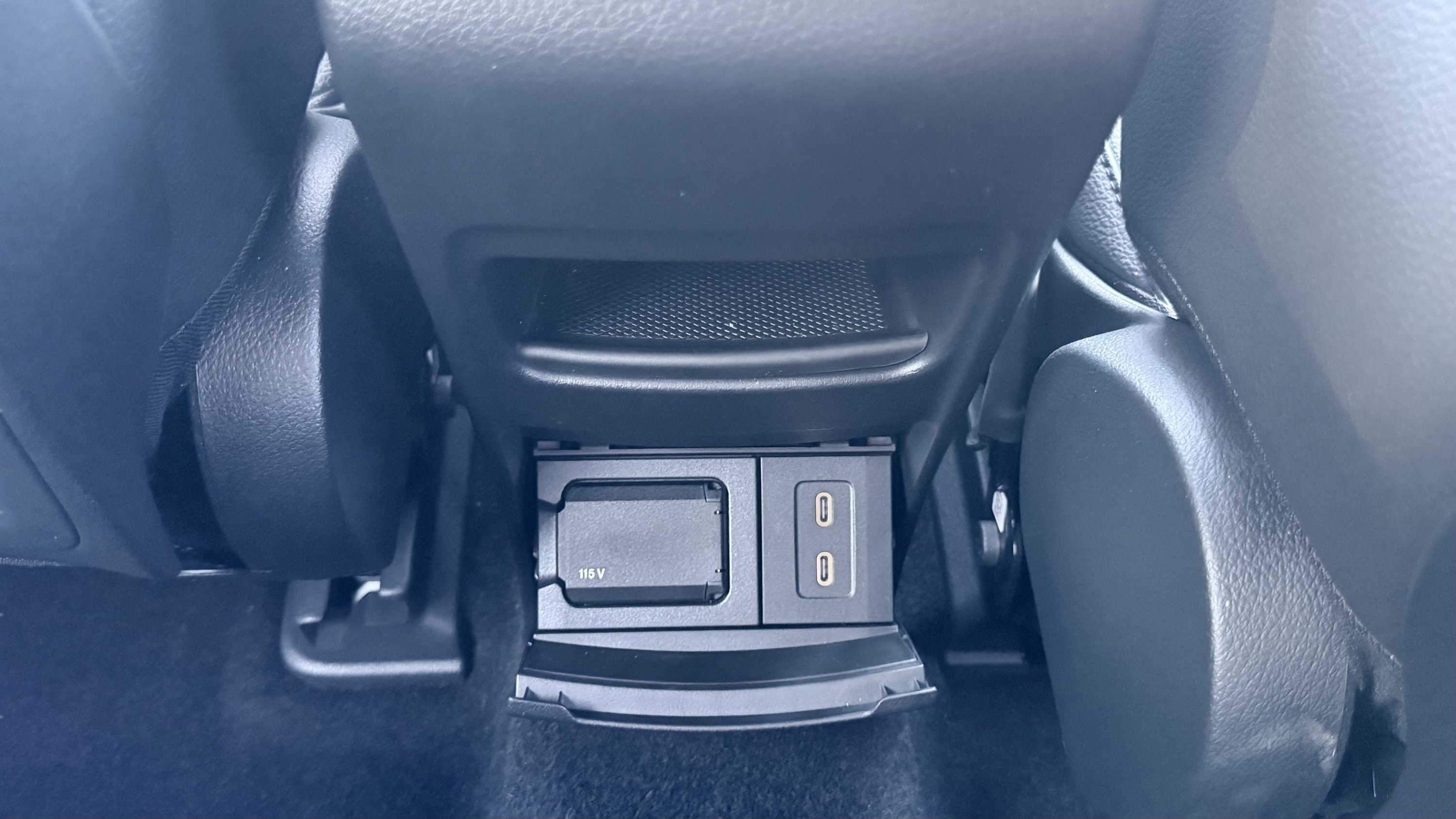 Used 2025 Mercedes-Benz EQB 250+ image 46