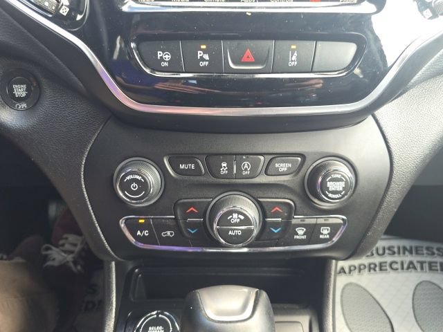 Used 2019 Jeep Cherokee High Altitude AWD/4WD image 23