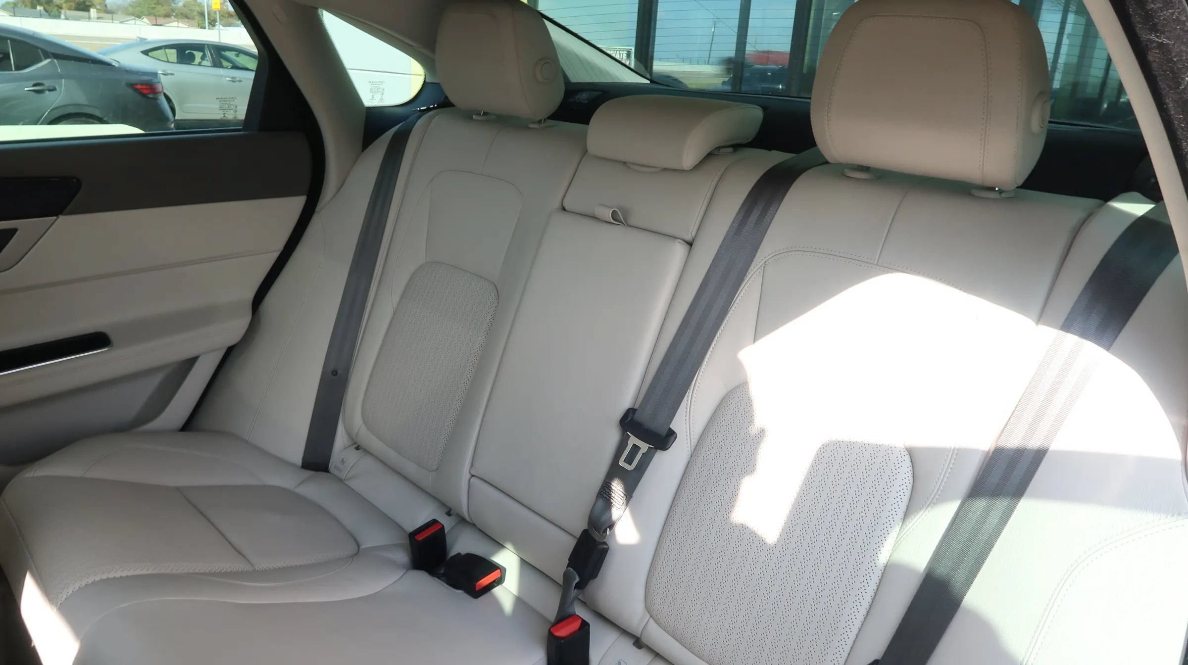 Used 2017 Jaguar XF Prestige RWD image 22