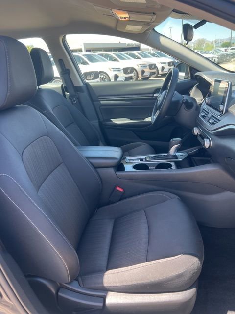 Used 2024 Nissan Altima 2.5 SV AWD/4WD image 35