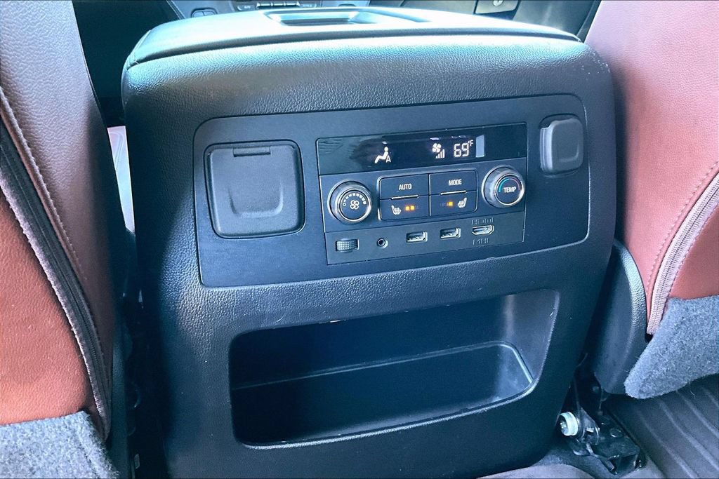 Used 2019 Chevrolet Tahoe Premier w/ Premier Plus Edition RWD image 9