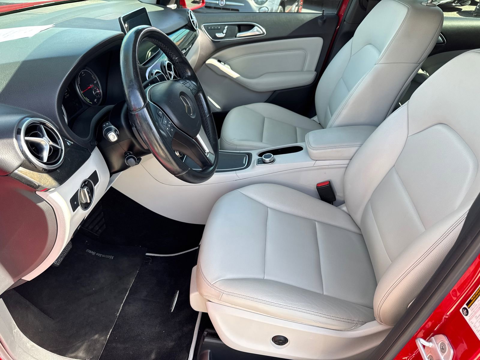 Used 2015 Mercedes-Benz B 250e image 14